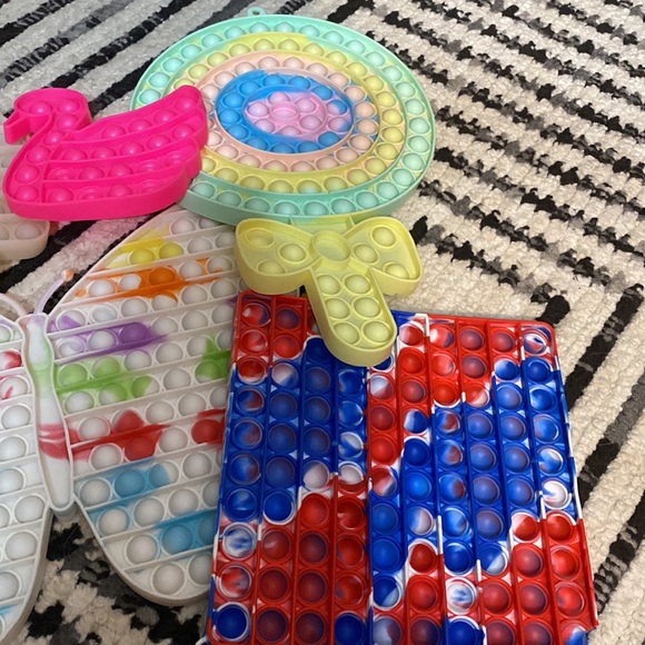 Bundle of Kids Fidgets 💕 - Picture 3 of 3